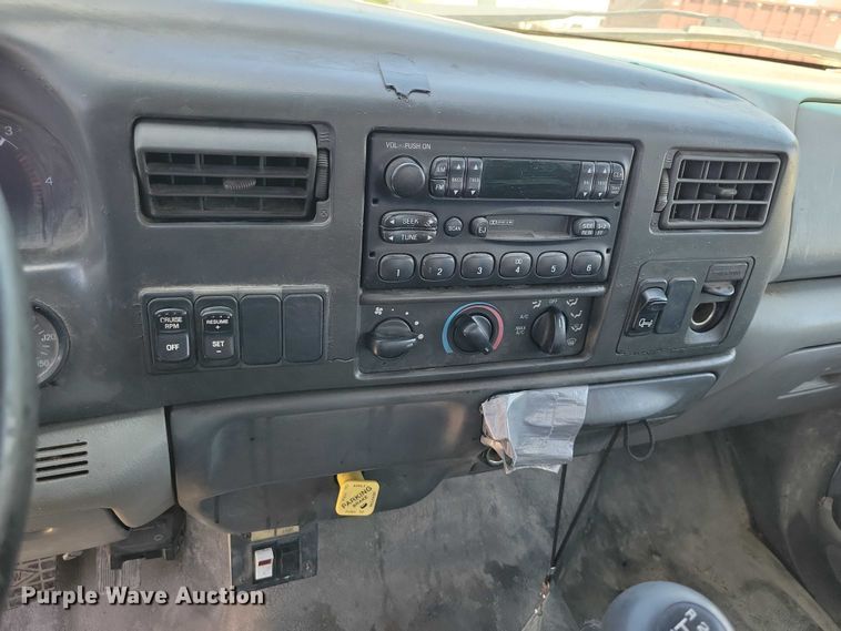 image for item DZ7125 2004 Ford F650 flatbed truck