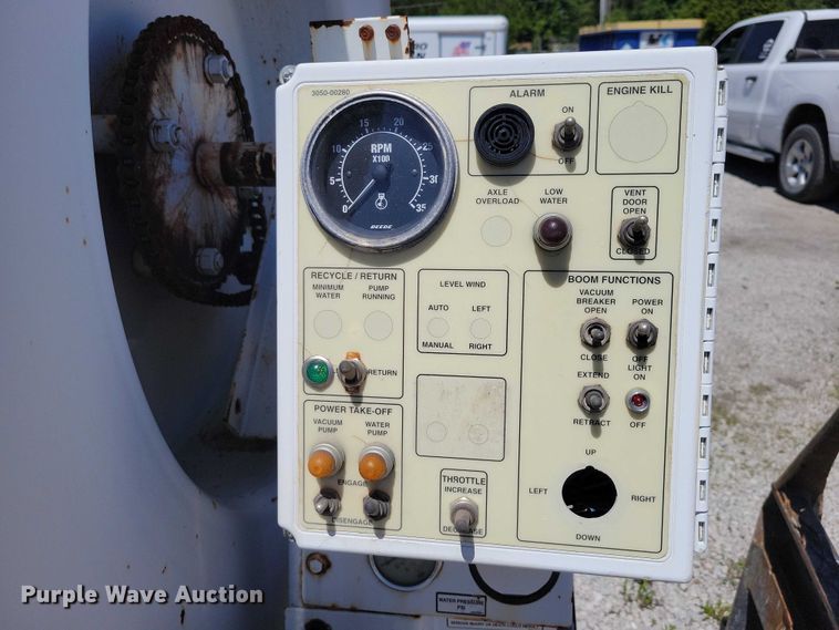 image for item DZ7126 2002 Sterling sewer jetter truck