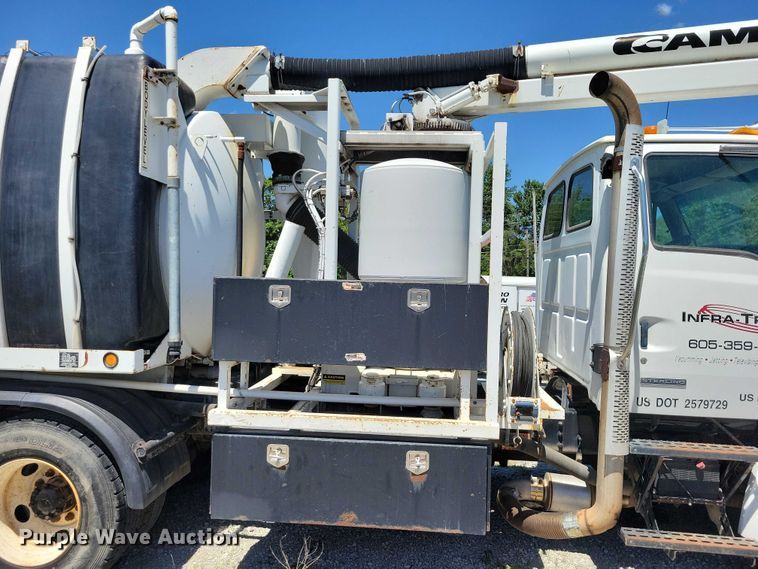 image for item DZ7126 2002 Sterling sewer jetter truck