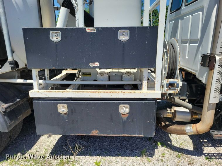 image for item DZ7126 2002 Sterling sewer jetter truck