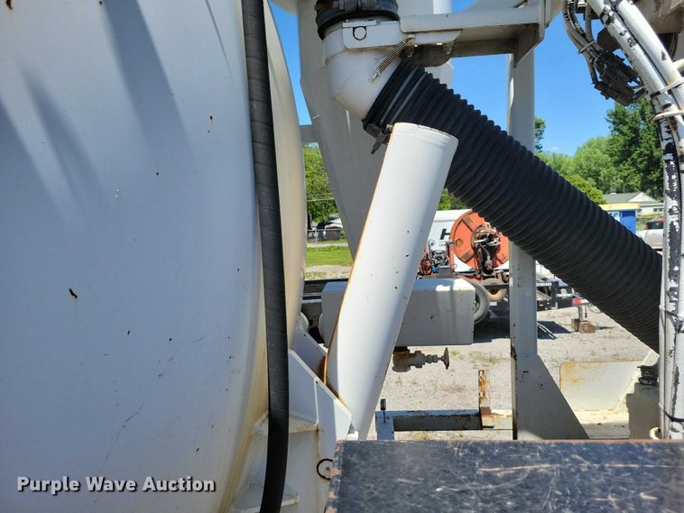image for item DZ7126 2002 Sterling sewer jetter truck