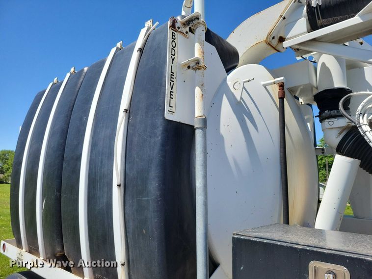 image for item DZ7126 2002 Sterling sewer jetter truck