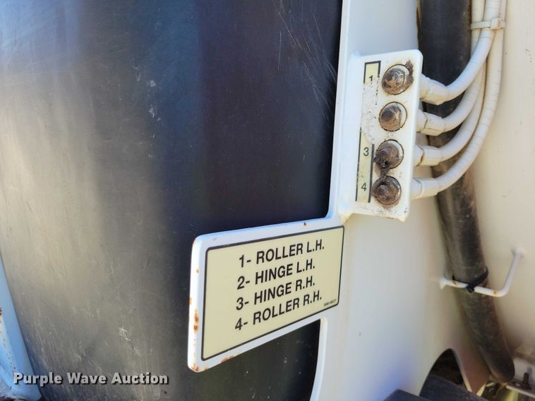 image for item DZ7126 2002 Sterling sewer jetter truck