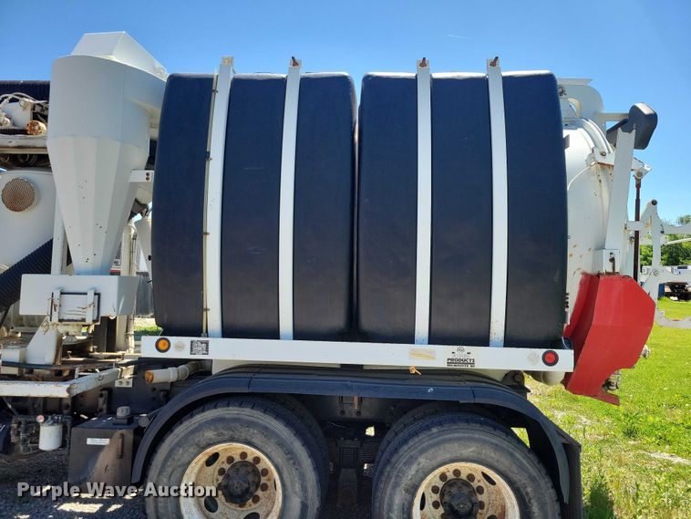 image for item DZ7126 2002 Sterling sewer jetter truck