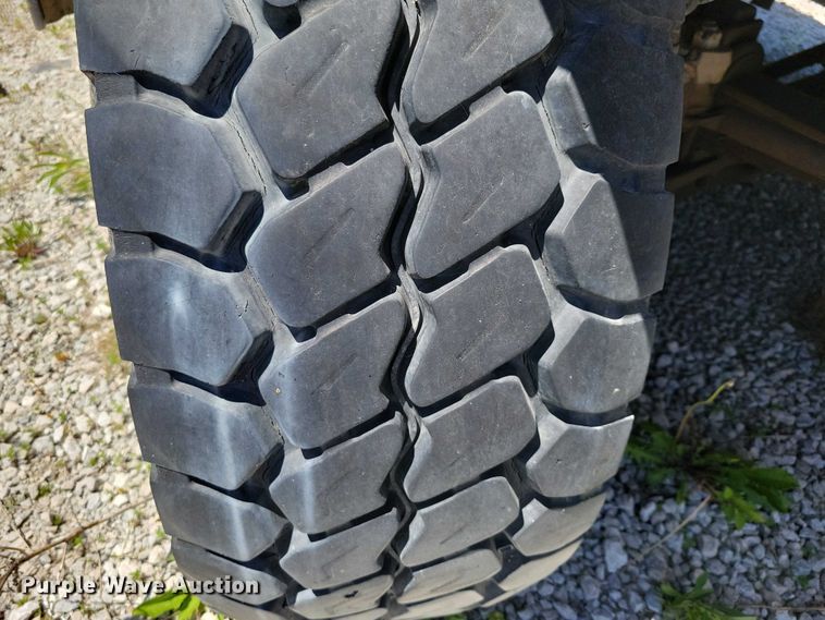 image for item DZ7126 2002 Sterling sewer jetter truck