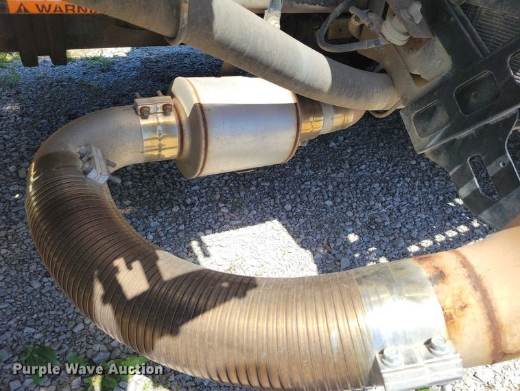 image for item DZ7126 2002 Sterling sewer jetter truck