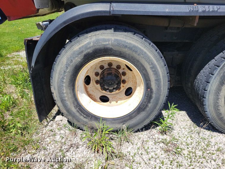 image for item DZ7126 2002 Sterling sewer jetter truck