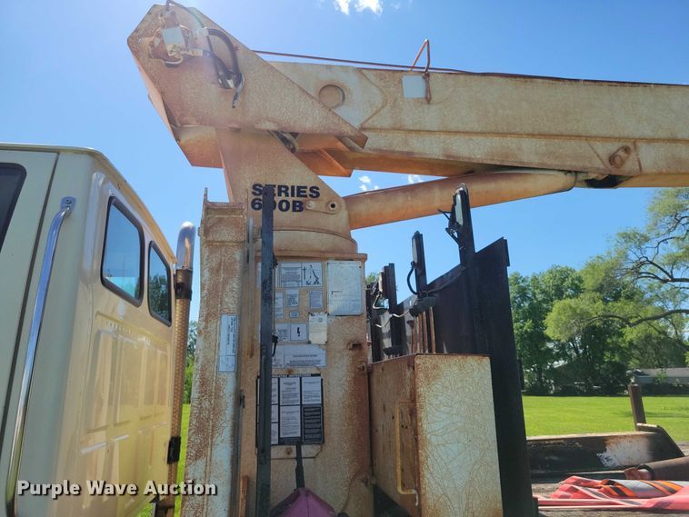 image for item DZ7131 2002 Sterling Truck L9500 Series crane truck