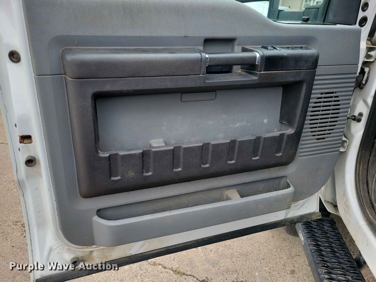image for item DZ7148 2015 Ford F450 Super Duty Crew Cab utility / service truck