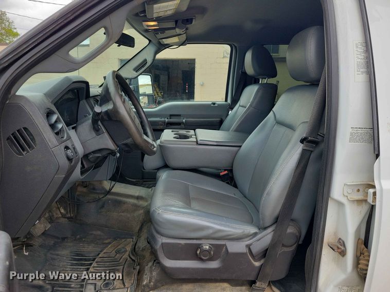 image for item DZ7148 2015 Ford F450 Super Duty Crew Cab utility / service truck