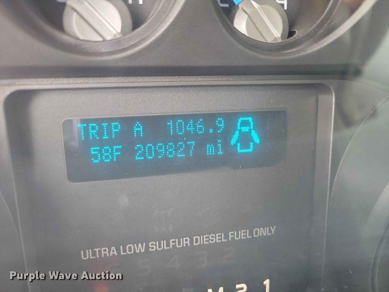 image for item DZ7148 2015 Ford F450 Super Duty Crew Cab utility / service truck