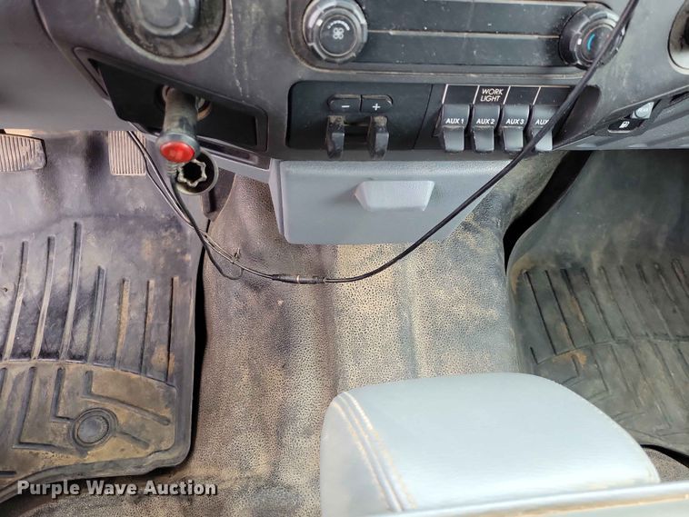 image for item DZ7148 2015 Ford F450 Super Duty Crew Cab utility / service truck