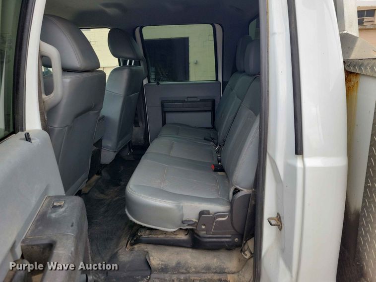 image for item DZ7148 2015 Ford F450 Super Duty Crew Cab utility / service truck
