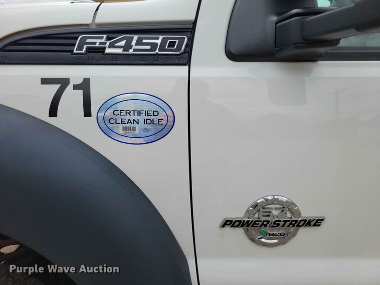 image for item DZ7148 2015 Ford F450 Super Duty Crew Cab utility / service truck