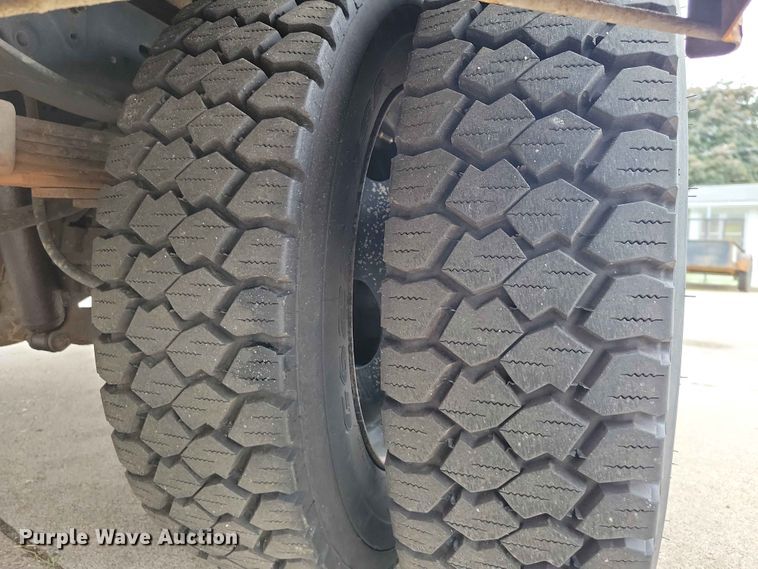 image for item DZ7148 2015 Ford F450 Super Duty Crew Cab utility / service truck