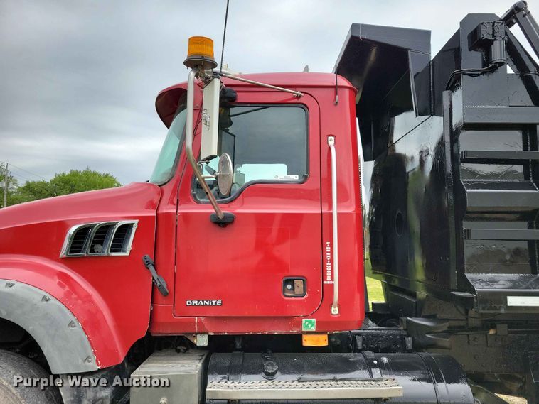 image for item DZ7177 2009 Mack GU713 dump truck