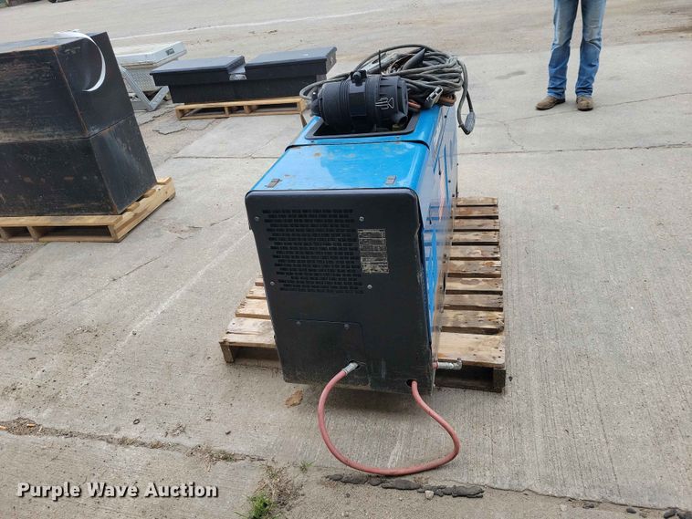 image for item DZ7183 Miller Trailblazer 302 welder/generator