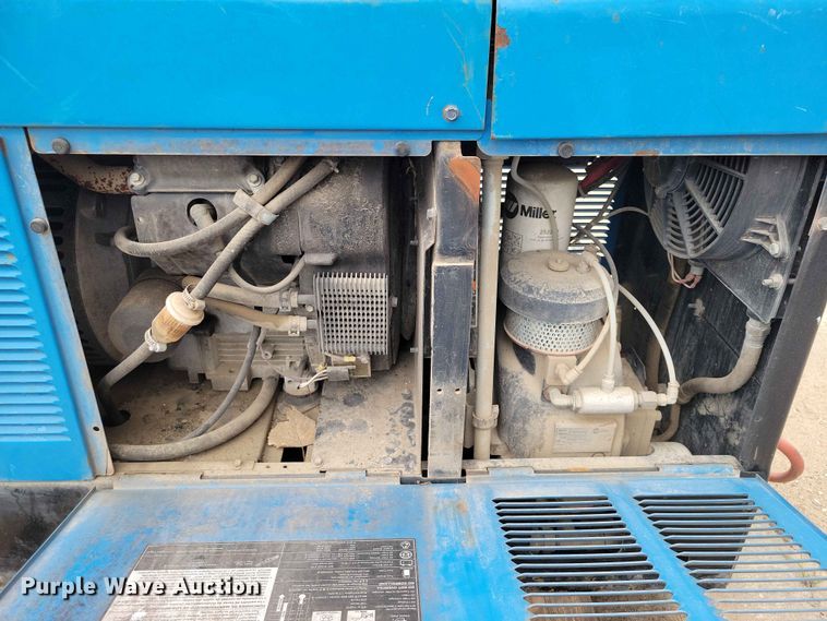 image for item DZ7183 Miller Trailblazer 302 welder/generator