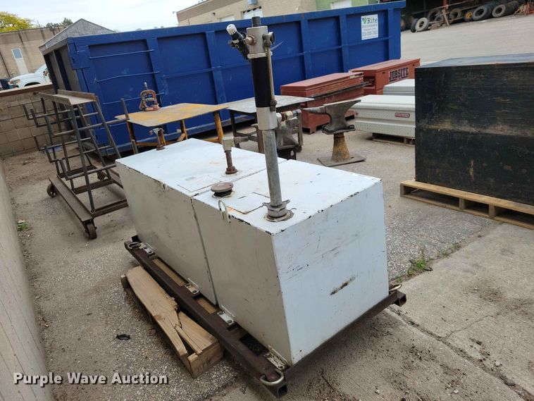 image for item DZ7186 Oil tank