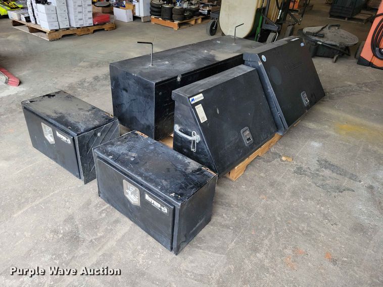 (5) toolboxes