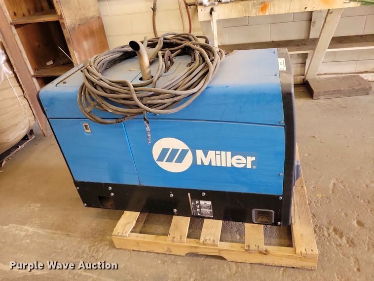 image for item DZ7191 Miller Bobcat 250 welder/generator