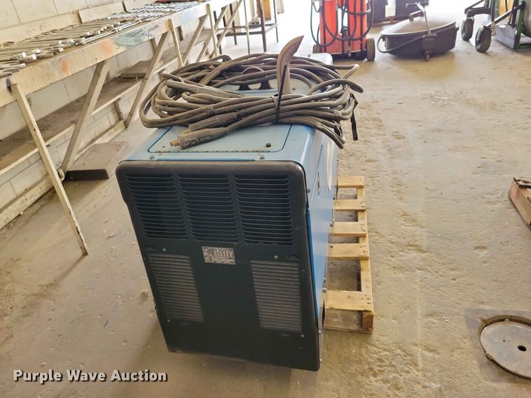 image for item DZ7191 Miller Bobcat 250 welder/generator