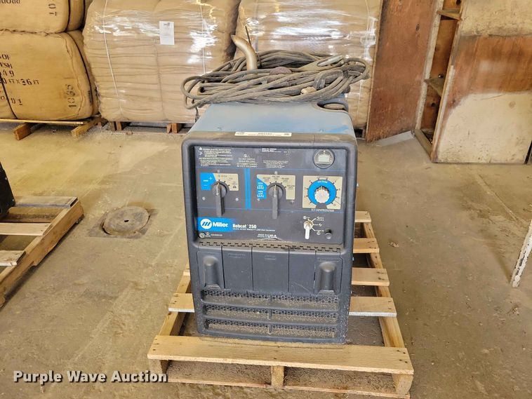 image for item DZ7191 Miller Bobcat 250 welder/generator