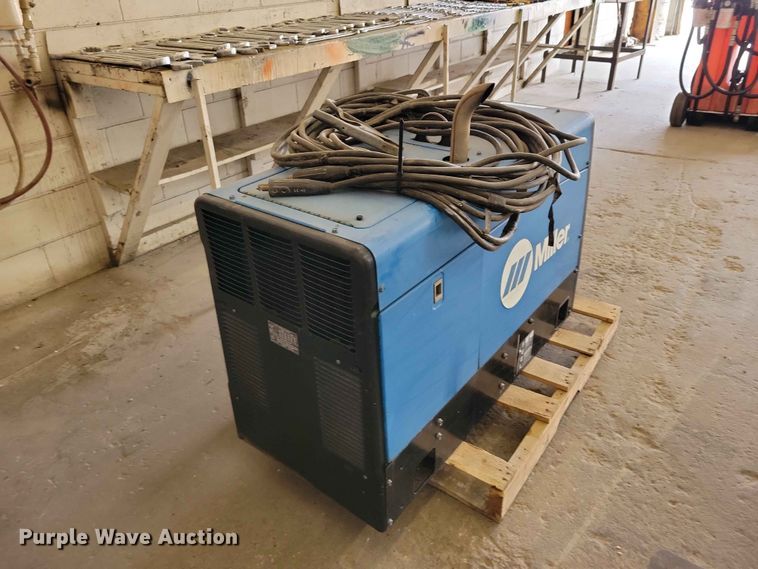 image for item DZ7191 Miller Bobcat 250 welder/generator