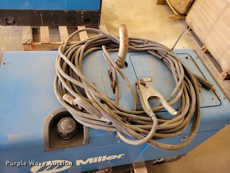 image for item DZ7191 Miller Bobcat 250 welder/generator