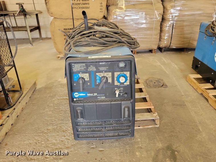 image for item DZ7192 Miller Bobcat 250 welder/generator