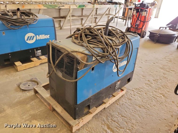 image for item DZ7192 Miller Bobcat 250 welder/generator