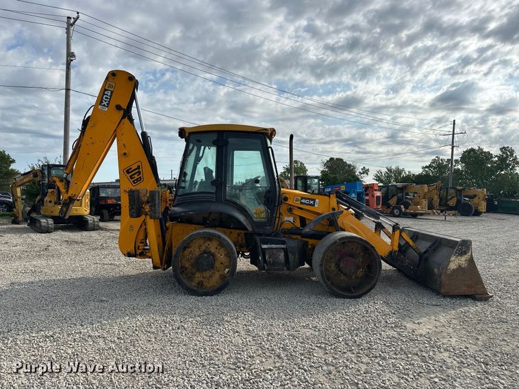 image for item EA4875 2010 JCB 4CX15-T backhoe