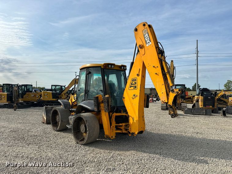 image for item EA4875 2010 JCB 4CX15-T backhoe