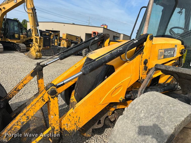 image for item EA4875 2010 JCB 4CX15-T backhoe