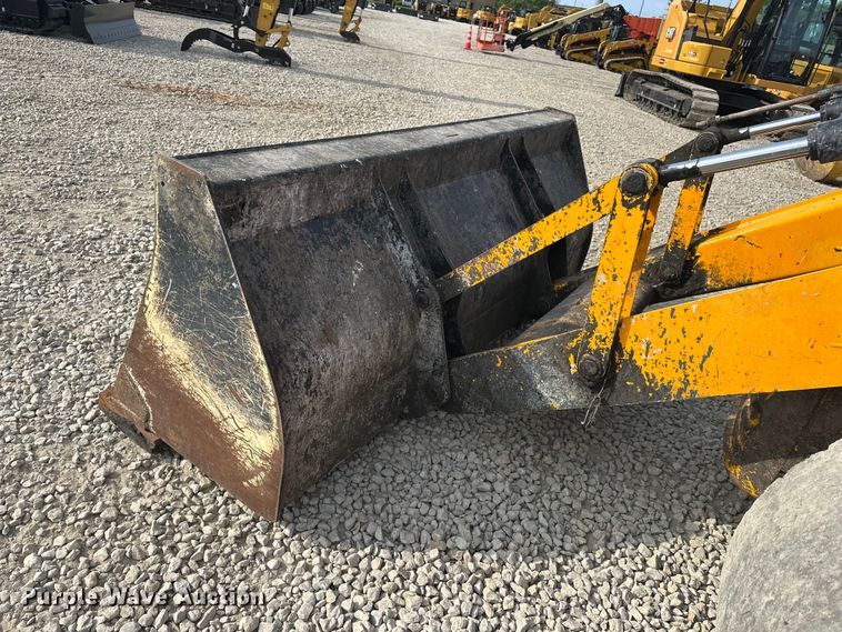 image for item EA4875 2010 JCB 4CX15-T backhoe