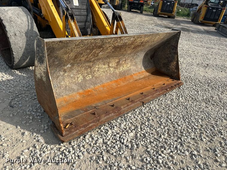 image for item EA4875 2010 JCB 4CX15-T backhoe