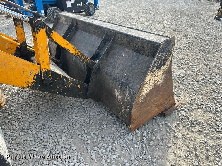 image for item EA4875 2010 JCB 4CX15-T backhoe