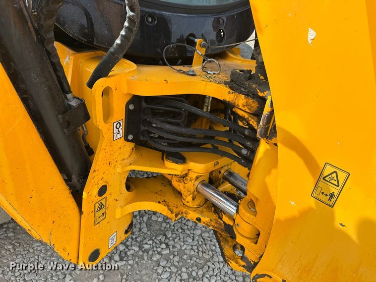 image for item EA4875 2010 JCB 4CX15-T backhoe