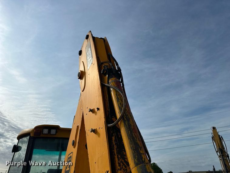 image for item EA4875 2010 JCB 4CX15-T backhoe