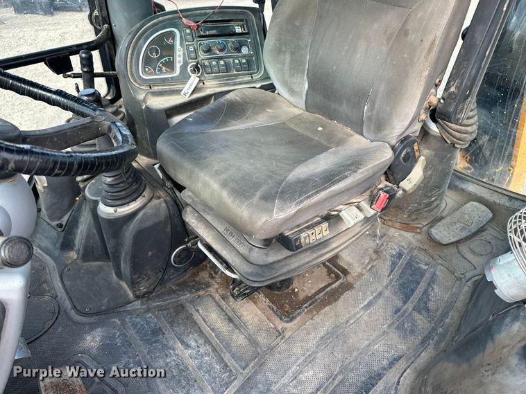 image for item EA4875 2010 JCB 4CX15-T backhoe