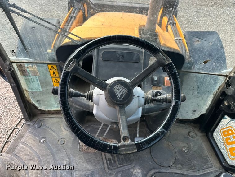 image for item EA4875 2010 JCB 4CX15-T backhoe