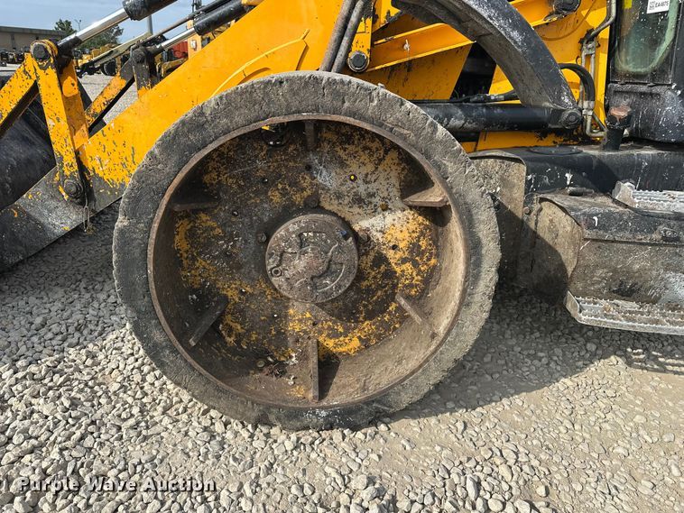 image for item EA4875 2010 JCB 4CX15-T backhoe