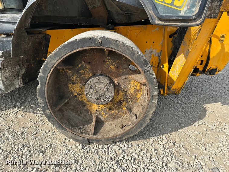 image for item EA4875 2010 JCB 4CX15-T backhoe