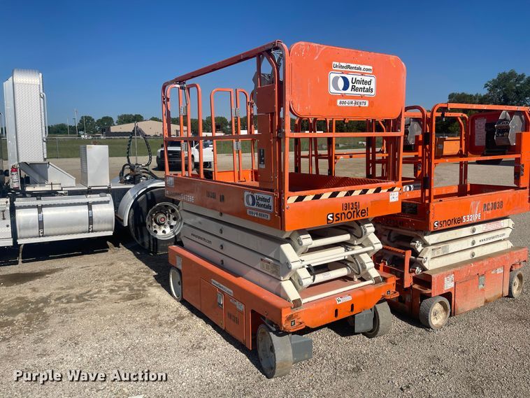 image for item EA4909 (3) Snorkel forklifts