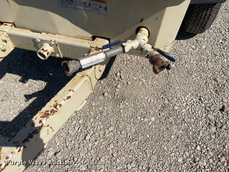image for item EA4921 1997 Ingersoll Rand P185WJD air compressor