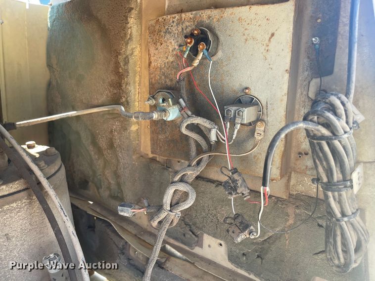 image for item EA4921 1997 Ingersoll Rand P185WJD air compressor
