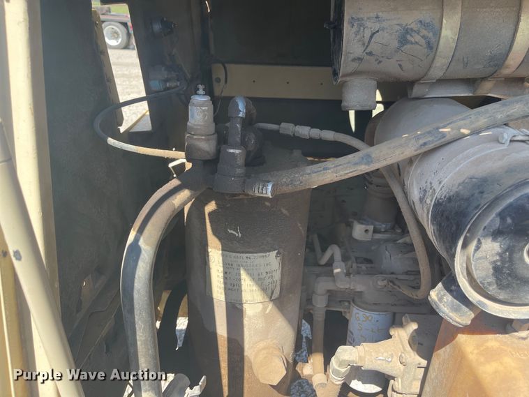 image for item EA4921 1997 Ingersoll Rand P185WJD air compressor
