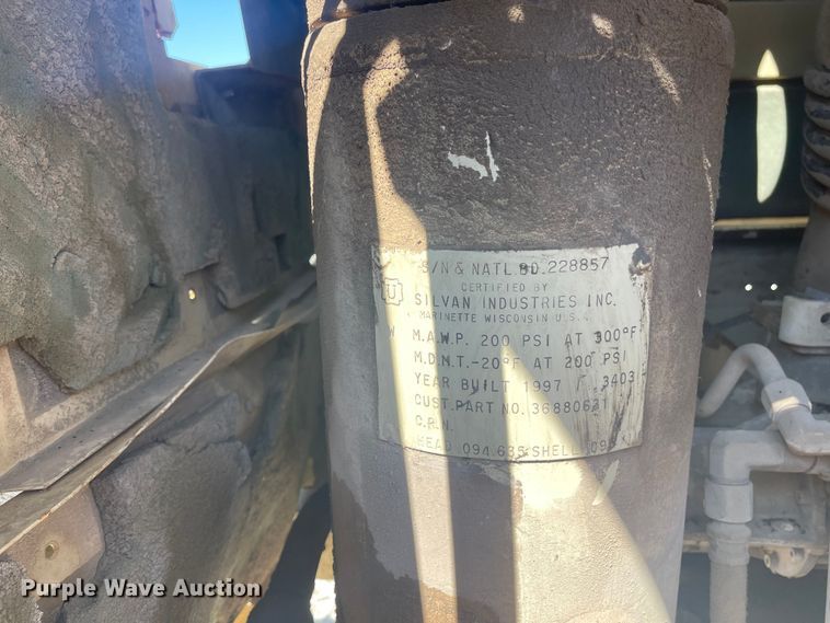 image for item EA4921 1997 Ingersoll Rand P185WJD air compressor