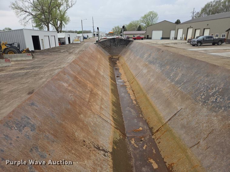 image for item EB1413 2008 Side Dump Industries side dump trailer