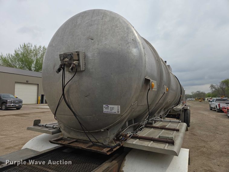 image for item EB1414 1972 Acro tank trailer